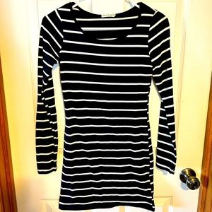 Heart Hips size small black and white striped bodycon dress